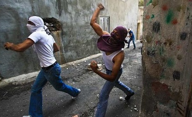 Трима палестинци загинаха при сблъсъци с израелски военни