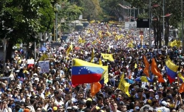 Венецуела утрои минималната месечна заплата до... $1,14