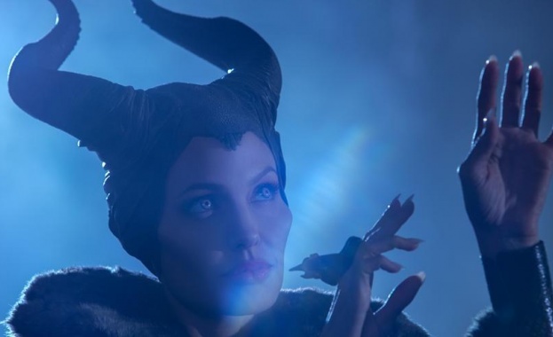 Джоли и Маккартни пуснаха линия детски дрехи