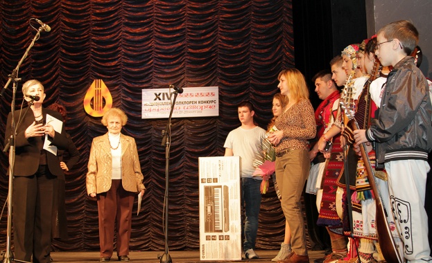 Над 2 500 българчета пяха, танцуваха и свириха на 6 различни сцени