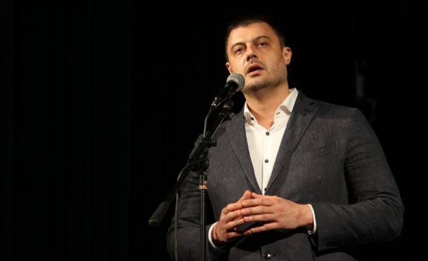 Бареков: За първи път младите хора има за кого да гласуват