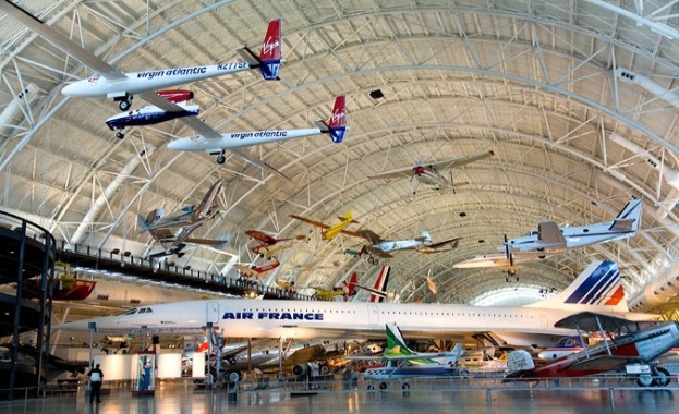 Куфар евакуира Националния музей по авиация и космонавтика във Вашингтон