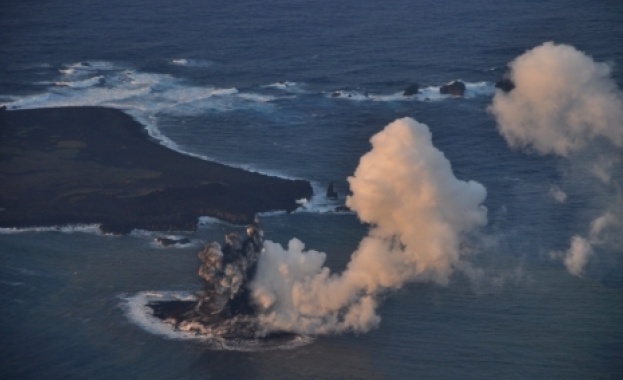 Новият вулканичен остров край Япония е нараснал 70 пъти