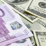 Еврото падна под 49 рубли