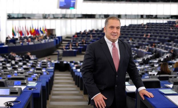 Бинев дава Изборния кодекс на Съда на ЕС