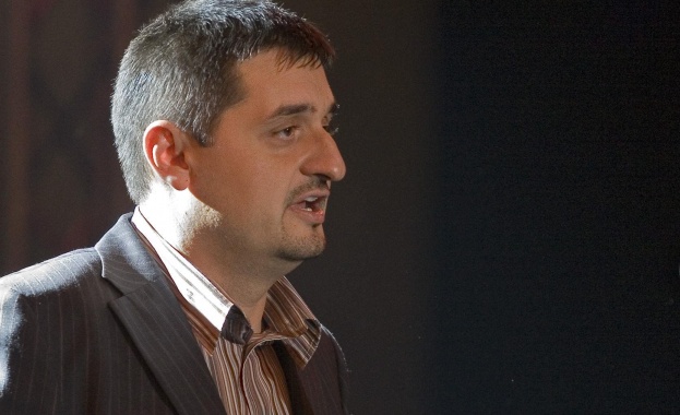 Тефтерчето на Филип Златанов поражда въпроси към Томислав Дончев 