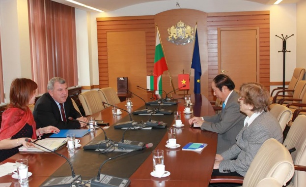 Греков: Отворени сме за сътрудничество с Виетнам 