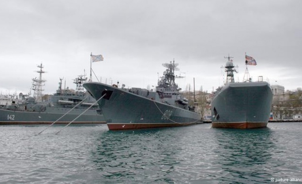 Руски военни превзеха последния кораб под украински флаг в Крим