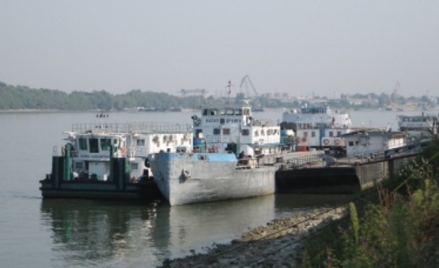 Моряци си искат заплатите 