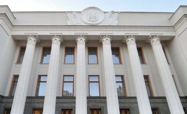 "Десен сектор" щурмува украинския парламент