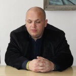 Депутат от БСП предложи брак на половинката си