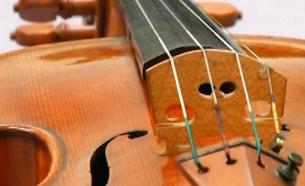 45 милиона начална цена за Страдивариус