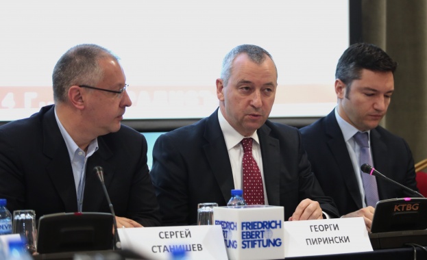 Икономическата и социалната рамка на нова Европа трябва да служи на хората, а не на олигархичните елити