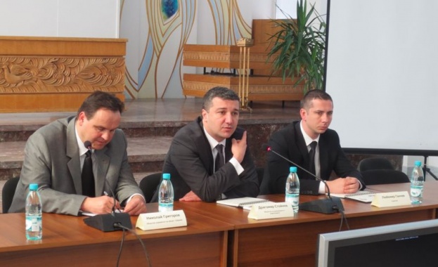 В МИЕ се работи по 33 проекта, които ще разкрият около 7 100 работни места