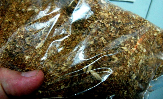 10 бали тютюн зазидан в тайник в мазе откриха служители