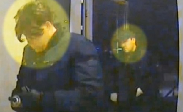 Полицията издирва двама мъже, разбивали банкомати