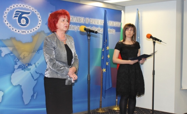 Зам.-министър Анна Янева връчи отличия в първи иновативни конкурси 