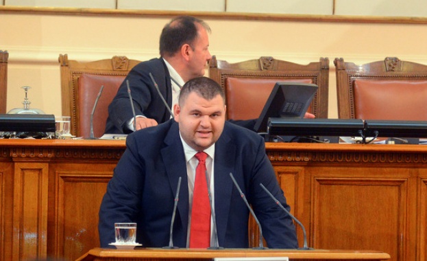 Пеевски се отказа от Европейския парламент