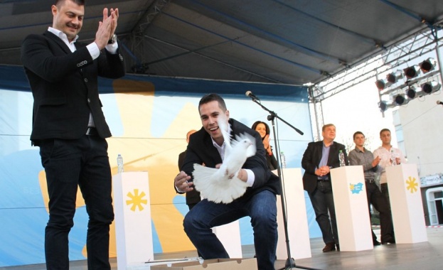 Бареков: Гласувайте за умни политици