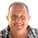 Манолова: Товарищ Путин, я больше не могу!; Путин: Надо, Щирлиц, надо...