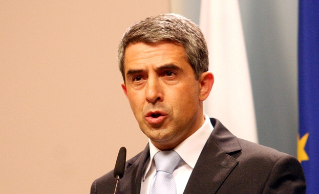 Защо се правят, че не са чули речта на Плевнелиев?