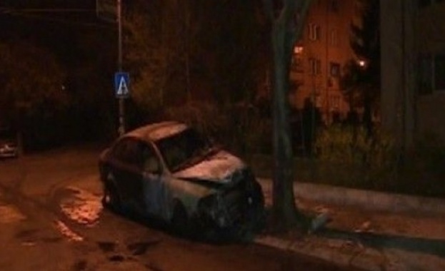 За втори път палят кола на Генка Шикерова (обновена)