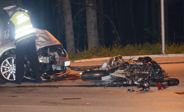 Син на бивш зам.-министър загина в катастрофа с мотор