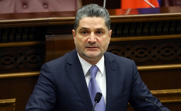 Премиерът на Армения подаде оставка