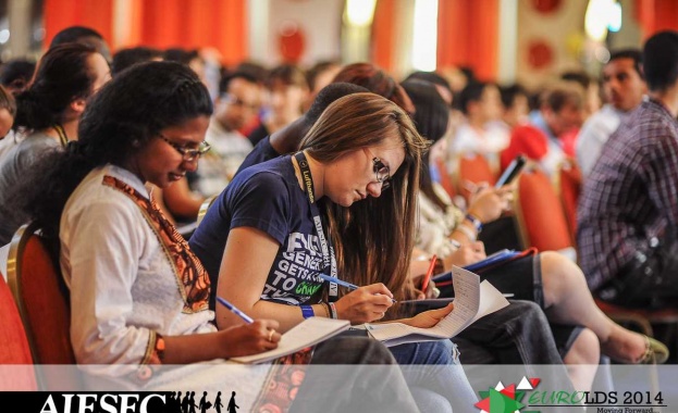 Над 300 млади лидери от цял свят пристигат за конференция в България