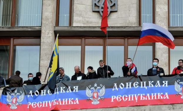 Проруски демонстранти превзеха областната администрация в Донецк