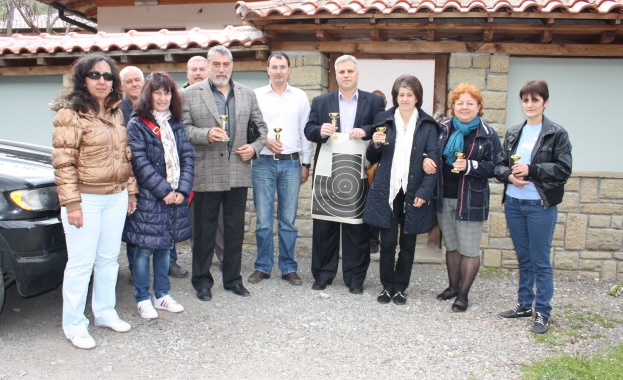 Приключи състезанието по точна стрелба за празника на здравните работници