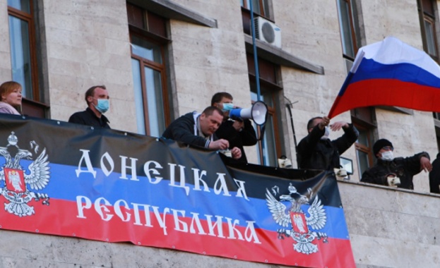 Новата Донецка република моли Русия да въведе войски