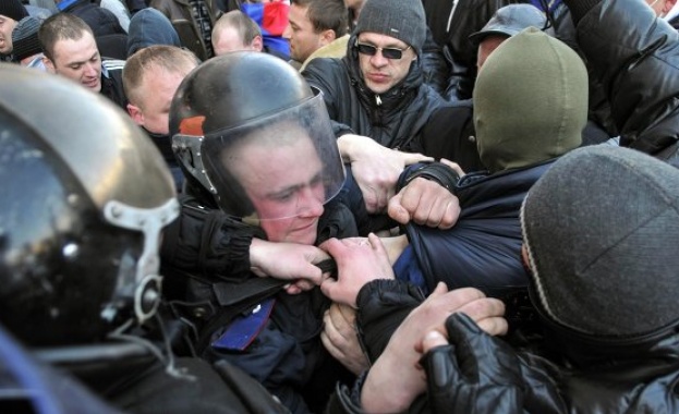 При сблъсъците в Николаев са пострадали 10 души