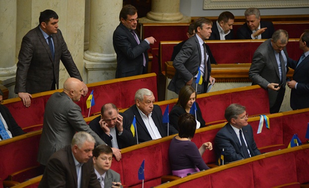 Обмислят въвеждане на извънредно положение в Украйна