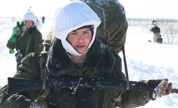 Русия извърши въздушен десант в Арктика