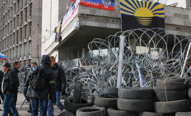 Протестиращите в Донецк в очакване на щурм