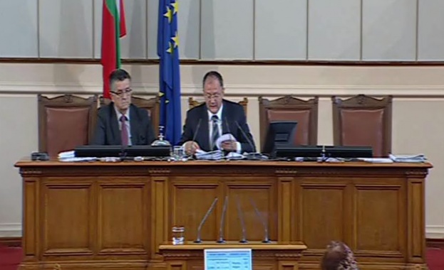 Започнаха дебатите по вота на недоверие към правителството