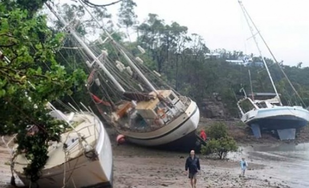 Мощен циклон  връхлетя Австралия