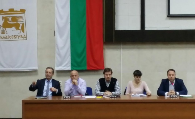 Симов: Дясната политика претърпя пълен фалит