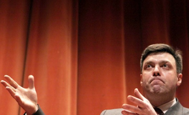 Тягнибок: Западът може да опрости дълговете на Украйна 