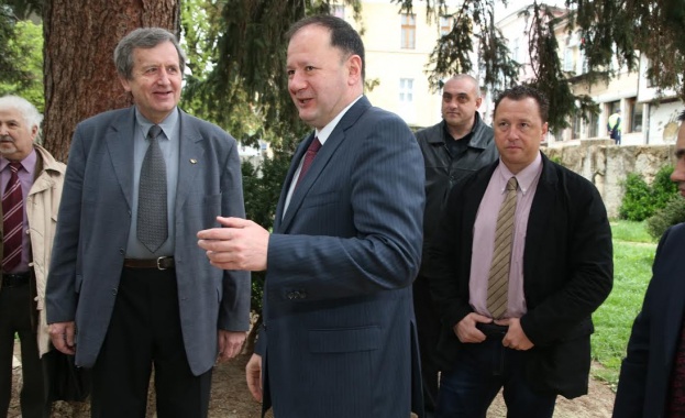 Миков: Конституцията не е съвършена, но няма нужда от промени