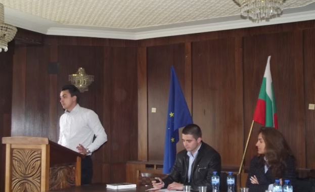 Момчил Неков: Предлагаме политика, отворена към хората