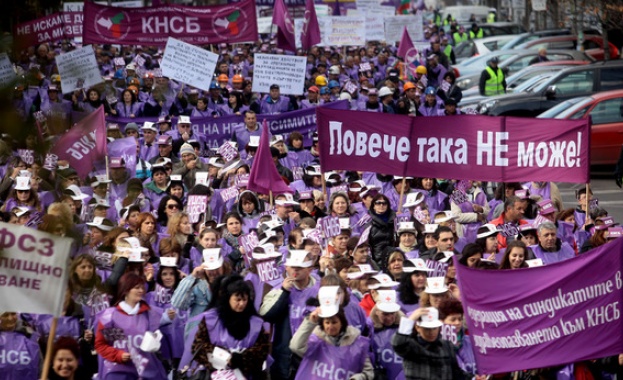 КНСБ: Сумираното отчитане на работното време заобикаля закона