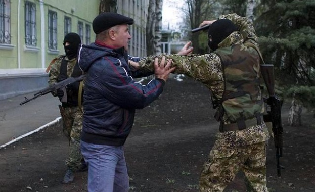 Украинската армия откри стрелба по мирни граждани в източна Украйна