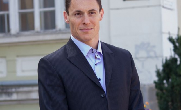 Константин Проданов: Преструктурирането на икономиката не може да стане без подкрепа на държавата