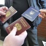 100 000 жители на Крим получиха руски паспорти
