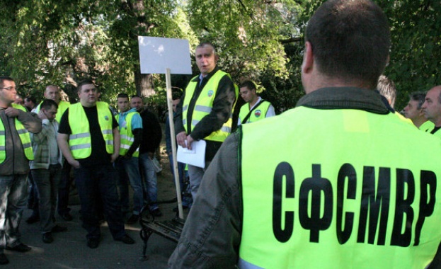 Работещи в МВР и правосъдното министерство поискаха от партиите които