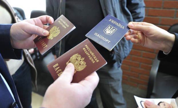 100 000 жители на Крим получиха руски паспорти