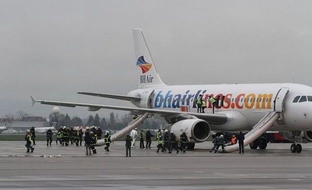Самолет „кацна аварийно" на софийското летище