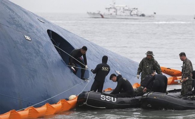 Жертвите на потъналия южнокорейския ферибот станаха 82 